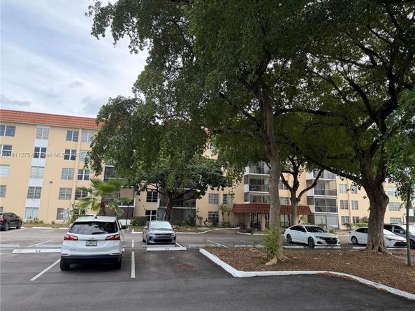 4158 Inverrary Dr 405, Lauderhill FL 33319