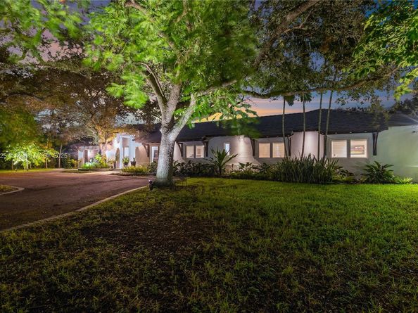 11835 SW 91st Ave, Miami FL 33176