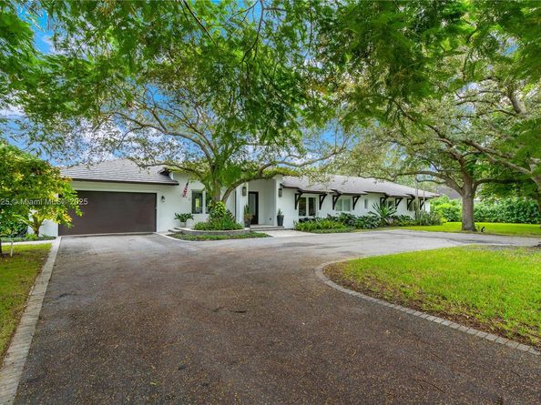11835 SW 91st Ave, Miami FL 33176