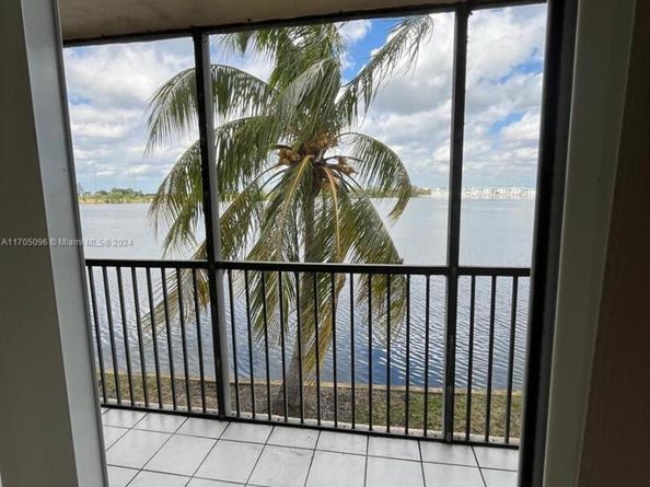 1075 NE Miami Gardens Dr 205, Miami FL 33179