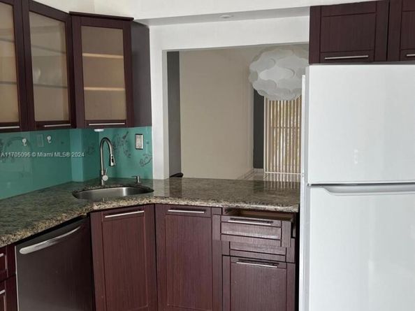 1075 NE Miami Gardens Dr 205, Miami FL 33179