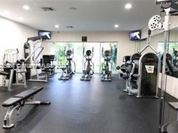 1075 NE Miami Gardens Dr 205, Miami FL 33179