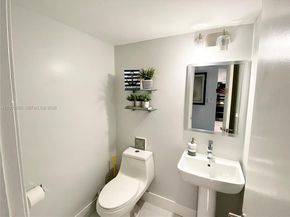 6450 Collins Ave 1004, Miami Beach FL 33141