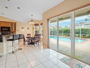 600 E Cypress Pointe Dr E, Pembroke Pines FL 33027