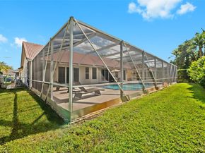 600 E Cypress Pointe Dr E, Pembroke Pines FL 33027