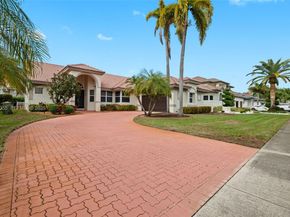 600 E Cypress Pointe Dr E, Pembroke Pines FL 33027