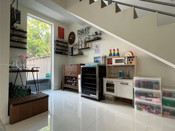 3071 Orange St, Miami FL 33133