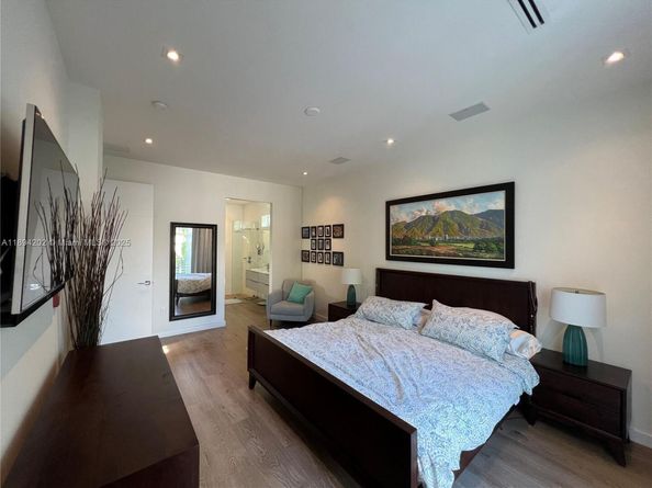 3071 Orange St, Miami FL 33133