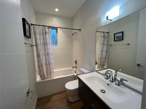 3071 Orange St, Miami FL 33133