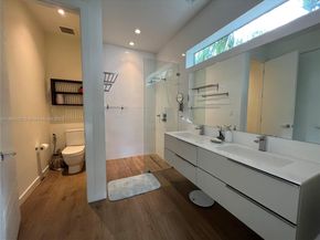 3071 Orange St, Miami FL 33133