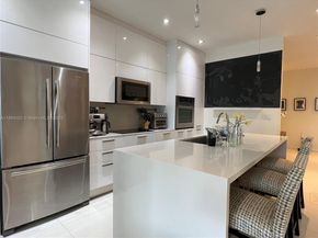 3071 Orange St, Miami FL 33133