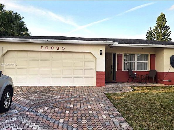 10935 Gable St, Boca Raton FL 33428