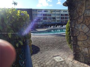 410 SE 2nd St 102, Hallandale Beach FL 33009