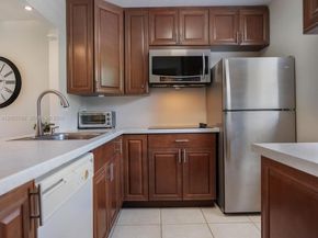 3506 NW 49th Ave 511, Lauderdale Lakes FL 33319