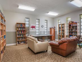 3506 NW 49th Ave 511, Lauderdale Lakes FL 33319
