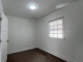8 S C St, Lake Worth FL 33460