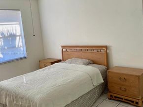 6736 NW 192nd Ln 6736, Hialeah FL 33015