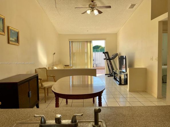 6736 NW 192nd Ln 6736, Hialeah FL 33015