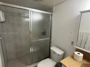 2800 Someset Dr 404, Lauderdale Lakes FL 33311