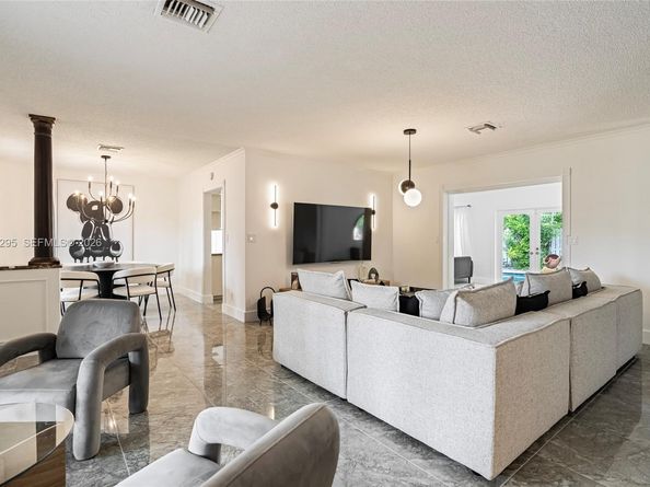 5900 NE 15th Ave, Fort Lauderdale FL 33334