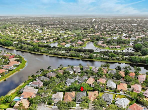 1212 Camellia Ln, Weston FL 33326