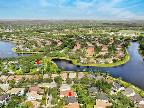 1212 Camellia Ln, Weston FL 33326