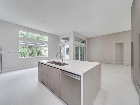 1212 Camellia Ln, Weston FL 33326