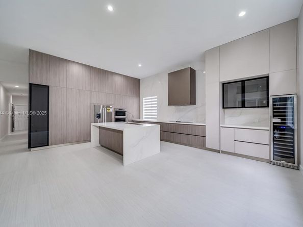 1212 Camellia Ln, Weston FL 33326