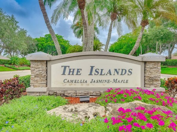 1212 Camellia Ln, Weston FL 33326