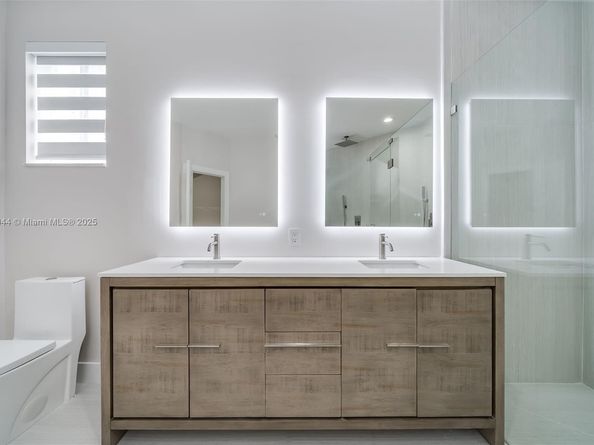 1212 Camellia Ln, Weston FL 33326
