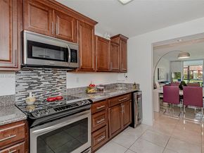 9410 N Hollybrook Lake Dr 11109, Pembroke Pines FL 33025