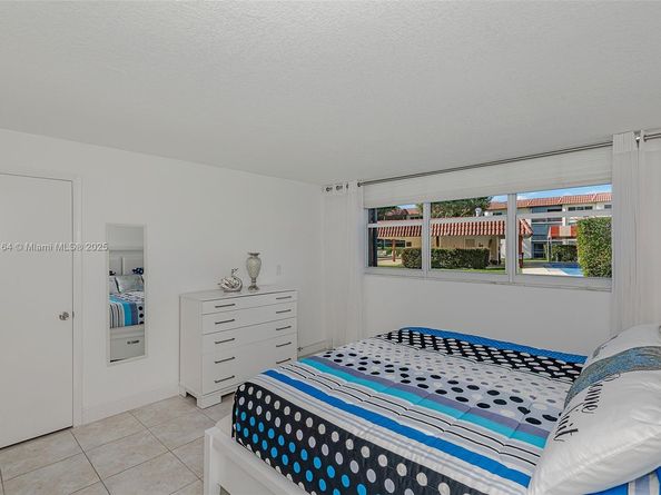 9410 N Hollybrook Lake Dr 11109, Pembroke Pines FL 33025