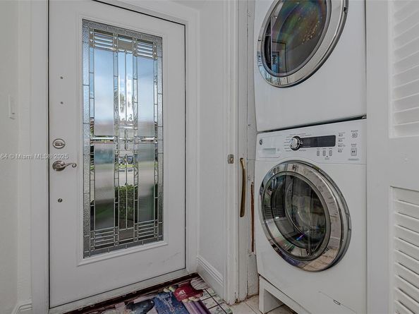 9410 N Hollybrook Lake Dr 11109, Pembroke Pines FL 33025