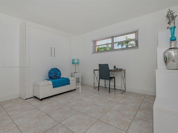 9410 N Hollybrook Lake Dr 11109, Pembroke Pines FL 33025