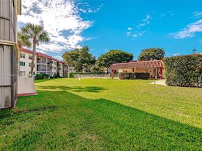9410 N Hollybrook Lake Dr 11109, Pembroke Pines FL 33025