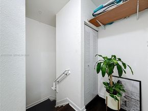 260 NW 109th Ave 206, Miami FL 33172