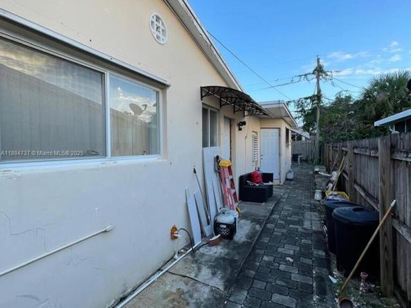 1715 Sunset Ave, Lake Worth FL 33460