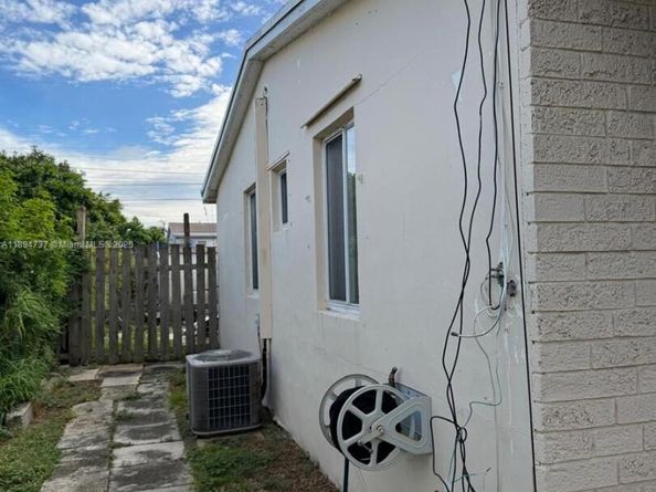 1715 Sunset Ave, Lake Worth FL 33460