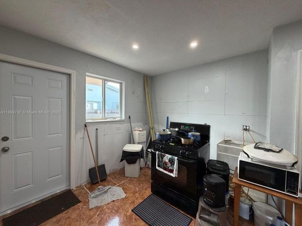1715 Sunset Ave, Lake Worth FL 33460