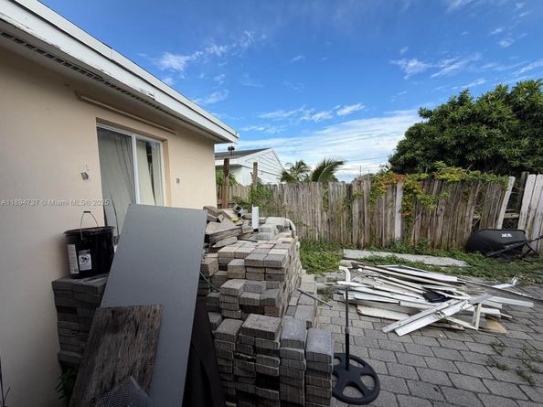 1715 Sunset Ave, Lake Worth FL 33460