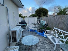 1715 Sunset Ave, Lake Worth FL 33460