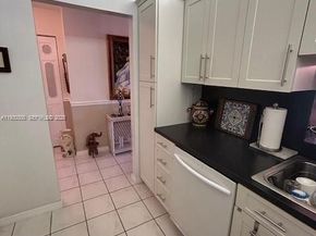 324 SE 10th St 207, Dania Beach FL 33004