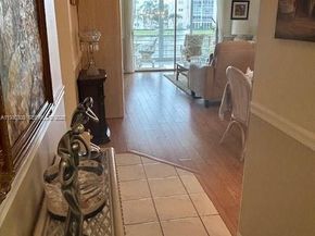 324 SE 10th St 207, Dania Beach FL 33004