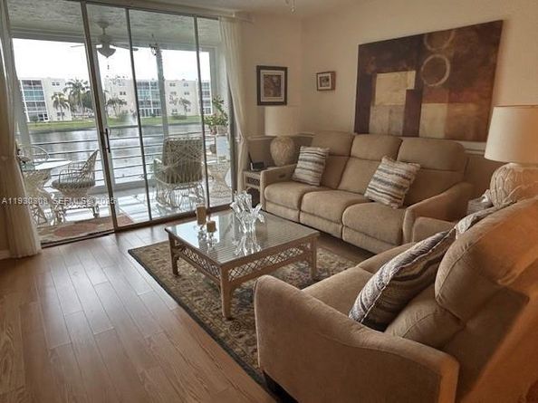 324 SE 10th St 207, Dania Beach FL 33004