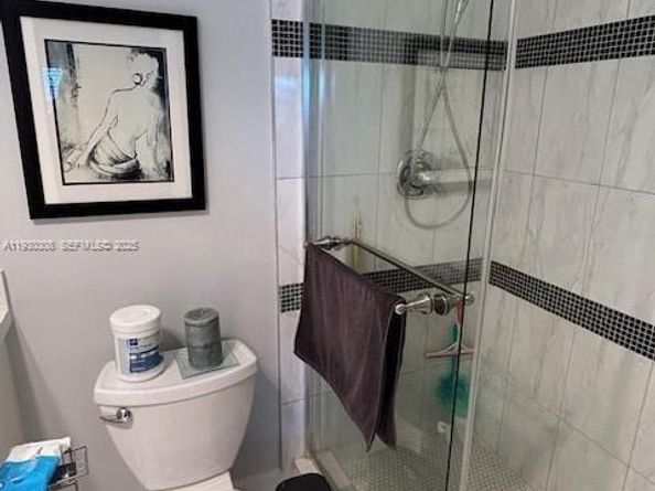 324 SE 10th St 207, Dania Beach FL 33004