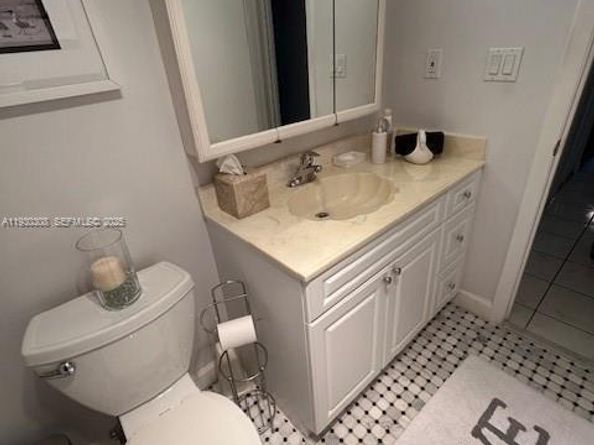 324 SE 10th St 207, Dania Beach FL 33004