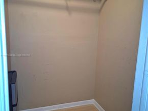 4001 Hillcrest Dr 6024, Hollywood FL 33021