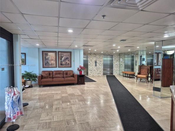 4001 Hillcrest Dr 6024, Hollywood FL 33021