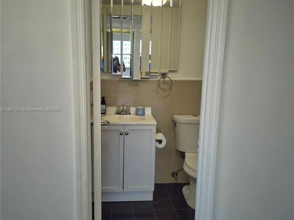 4001 Hillcrest Dr 6024, Hollywood FL 33021