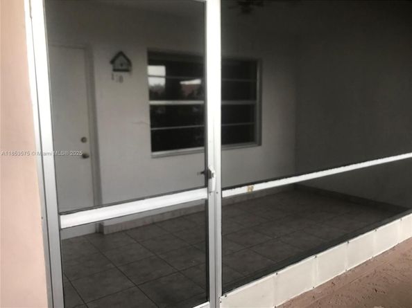501 Blue Heron Dr 110A, Hallandale Beach FL 33009